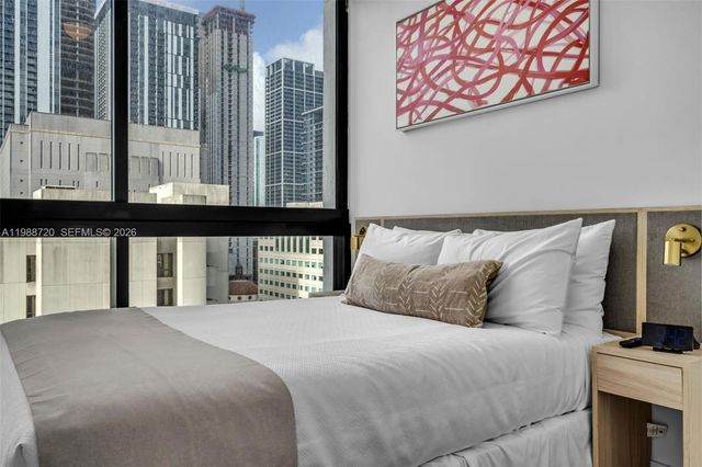 225 N Miami Ave 1701, Miami, FL 33131