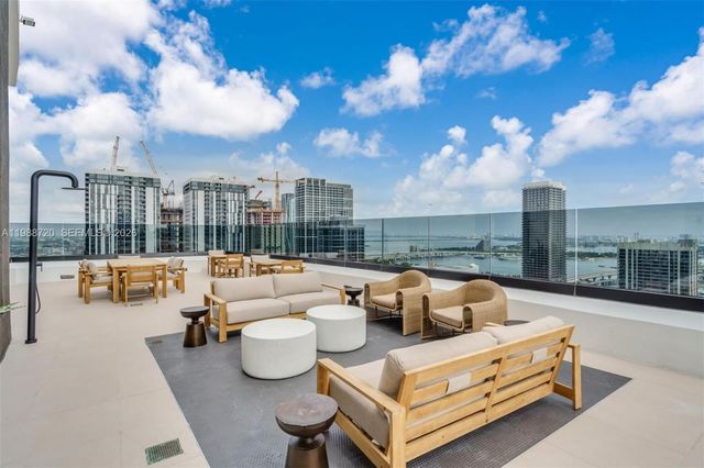 225 N Miami Ave 1701, Miami, FL 33131