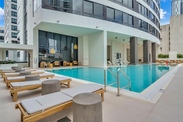 225 N Miami Ave 1701, Miami, FL 33131