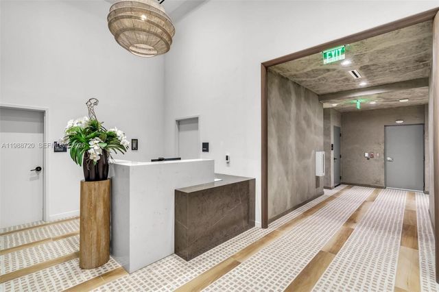 225 N Miami Ave 1701, Miami, FL 33131