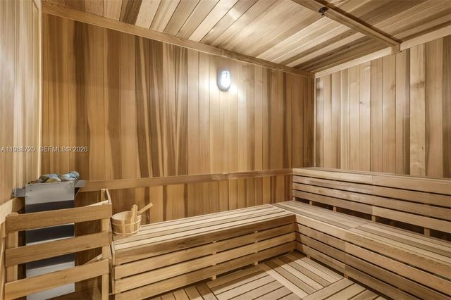 225 N Miami Ave 1701, Miami, FL 33131