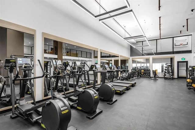 225 N Miami Ave 1701, Miami, FL 33131