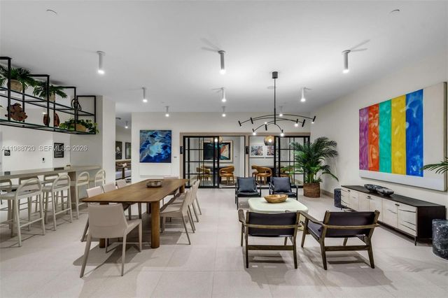 225 N Miami Ave 1701, Miami, FL 33131