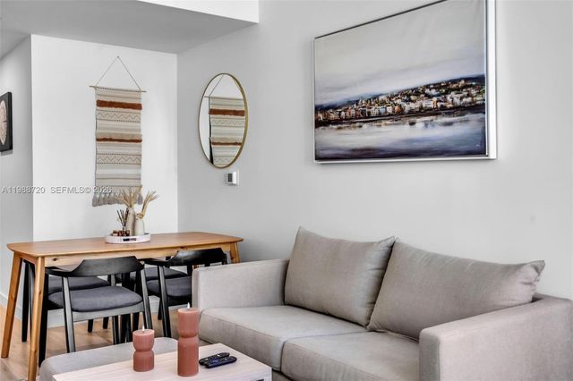 225 N Miami Ave 1701, Miami, FL 33131