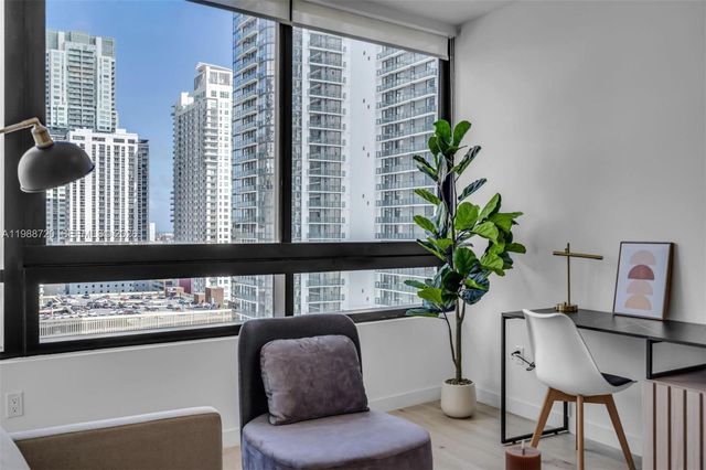 225 N Miami Ave 1701, Miami, FL 33131