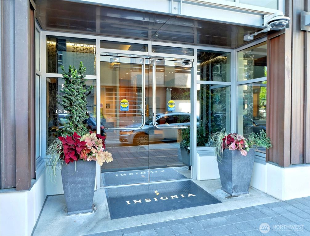 583 Battery Street #704N, Seattle, WA 98121