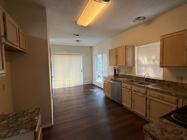 1104 Wentwood Court, Desoto, TX 75115