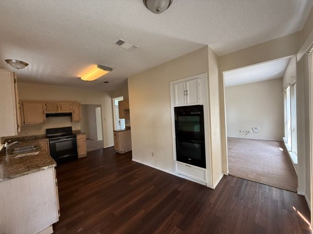 1104 Wentwood Court, Desoto, TX 75115