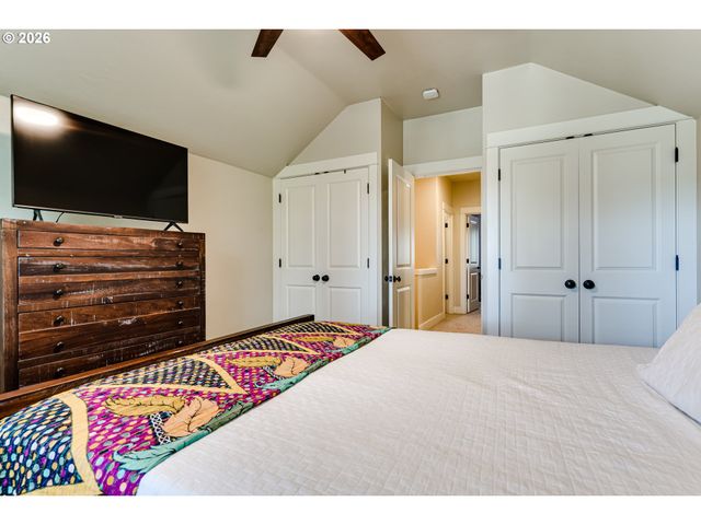 2235 CORINTHIAN Ct, Eugene, OR 97405