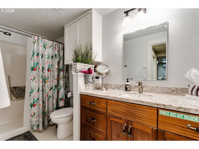 2235 CORINTHIAN Ct, Eugene, OR 97405