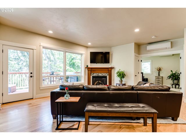 2235 CORINTHIAN Ct, Eugene, OR 97405