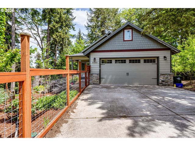 2235 CORINTHIAN Ct, Eugene, OR 97405