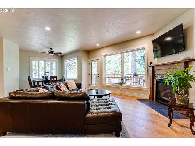 2235 CORINTHIAN Ct, Eugene, OR 97405