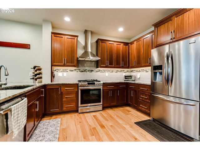 2235 CORINTHIAN Ct, Eugene, OR 97405