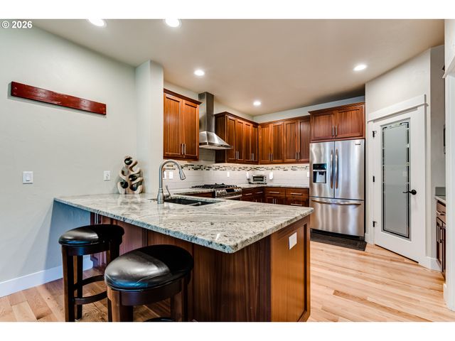 2235 CORINTHIAN Ct, Eugene, OR 97405