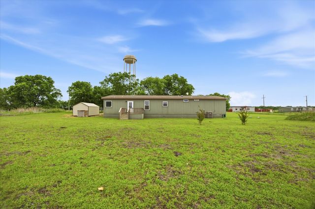 8645 County Road 1143, Celeste, TX 75423