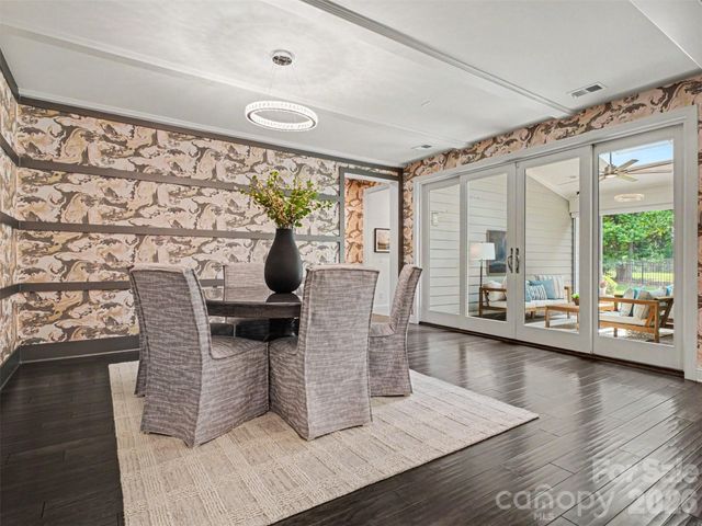 1020 N Sharon Amity Road, Charlotte, NC 28211