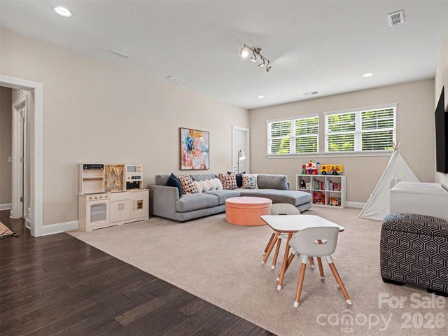 1020 N Sharon Amity Road, Charlotte, NC 28211