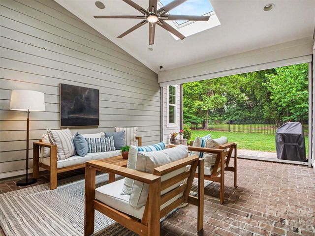 1020 N Sharon Amity Road, Charlotte, NC 28211
