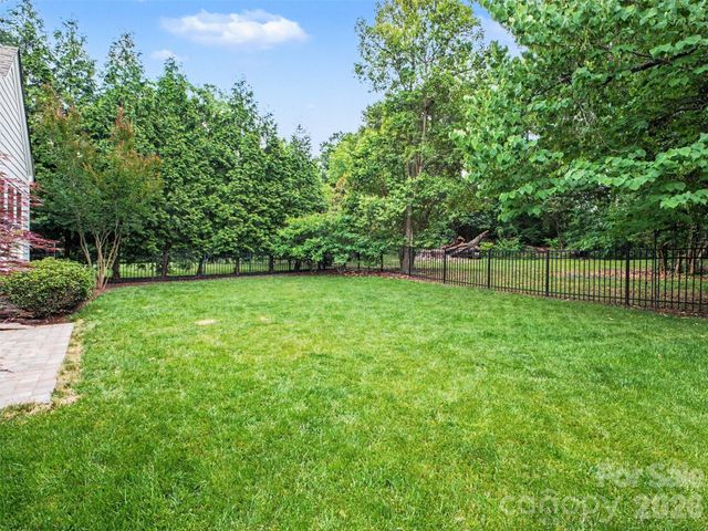1020 N Sharon Amity Road, Charlotte, NC 28211
