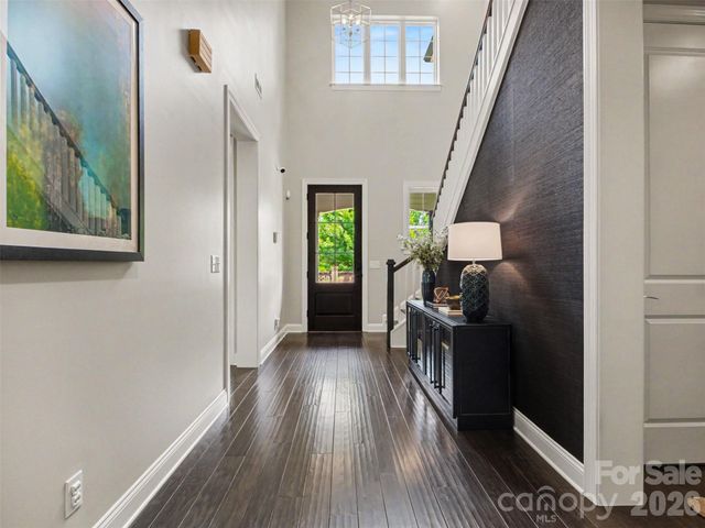 1020 N Sharon Amity Road, Charlotte, NC 28211