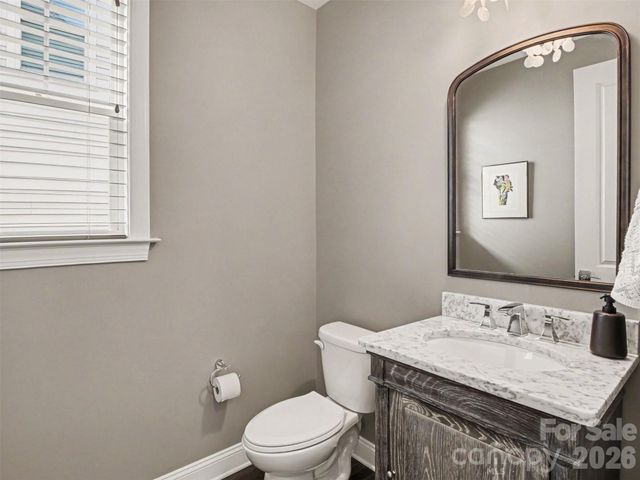 1020 N Sharon Amity Road, Charlotte, NC 28211
