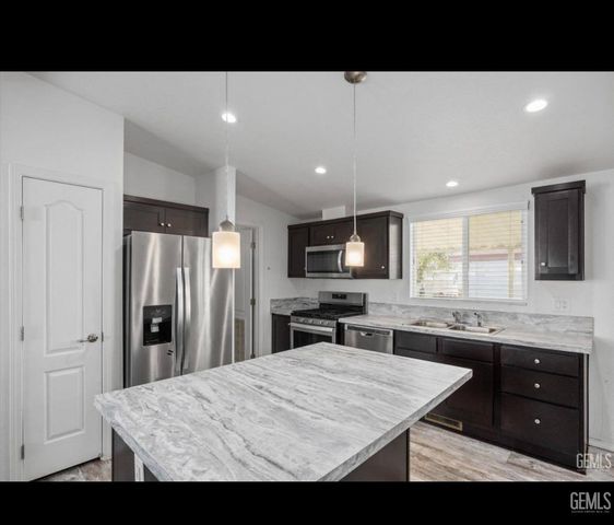 6351 Akers Road 103, Bakersfield, CA 93313