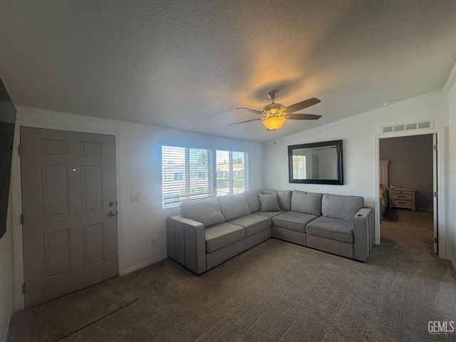 6351 Akers Road 103, Bakersfield, CA 93313