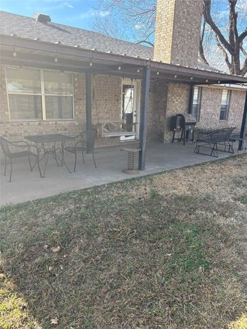 1200 Corvadura Street, Graham, TX 76450