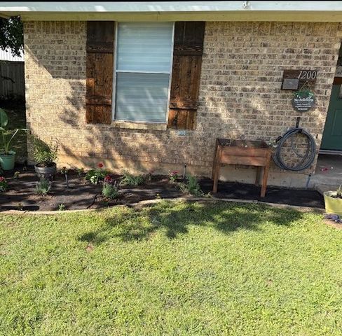 1200 Corvadura Street, Graham, TX 76450
