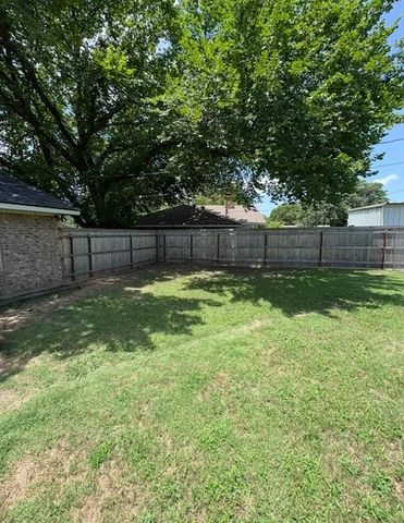 1200 Corvadura Street, Graham, TX 76450