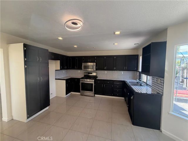 507 Coudures Way, Perris, CA 92571