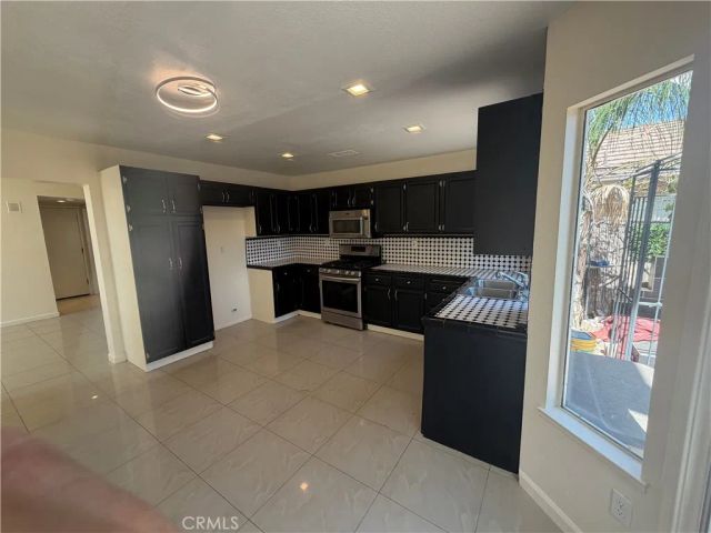 507 Coudures Way, Perris, CA 92571