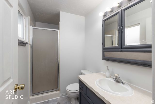 949 S 225 E, Layton, UT 84041