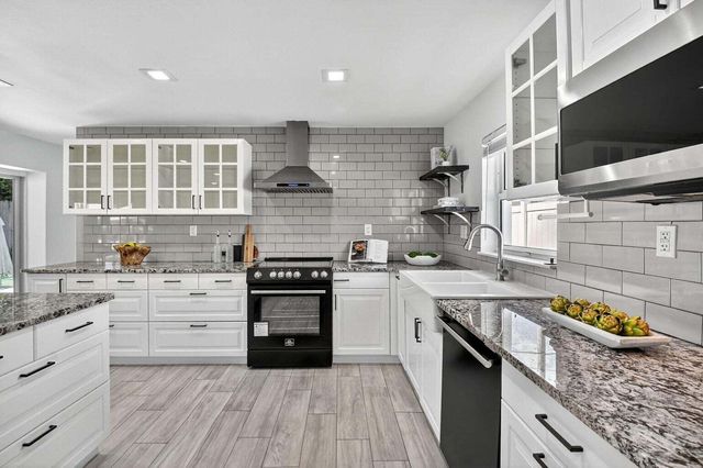 714 SW 25th Avenue, Boynton Beach, FL 33435