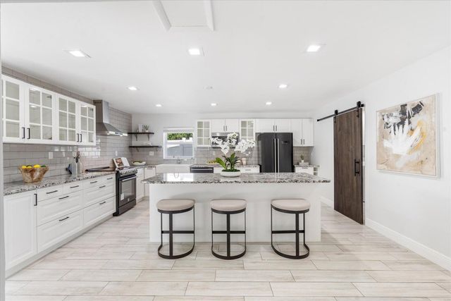 714 SW 25th Avenue, Boynton Beach, FL 33435