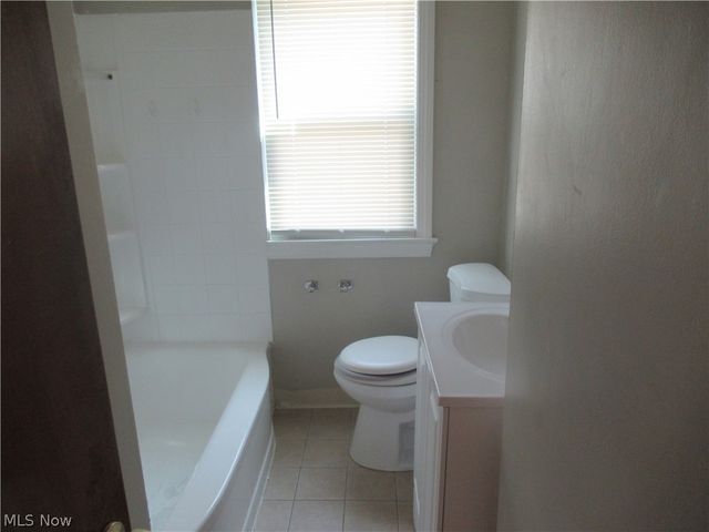 5203 Maplecrest Avenue, Parma, OH 44134