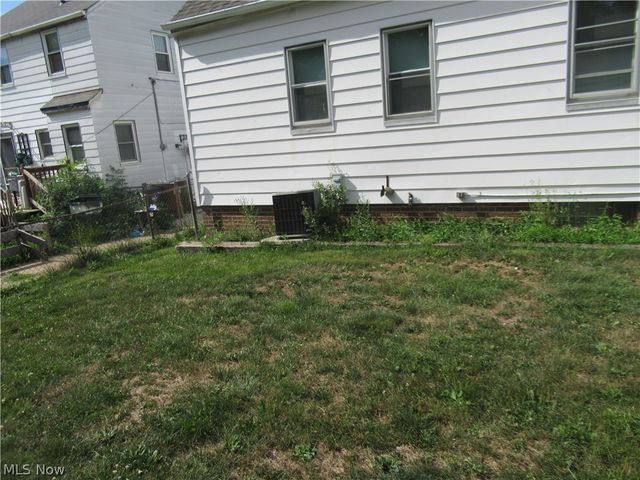 5203 Maplecrest Avenue, Parma, OH 44134