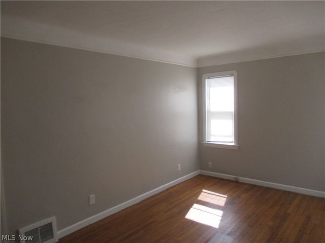 5203 Maplecrest Avenue, Parma, OH 44134