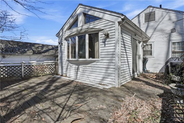 66 Edgehill Road, Providence, RI 02906