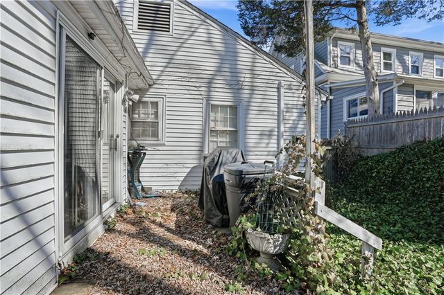 66 Edgehill Road, Providence, RI 02906