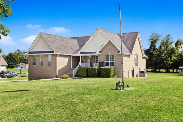 1014 Somerville Dr, Cottontown, TN 37048