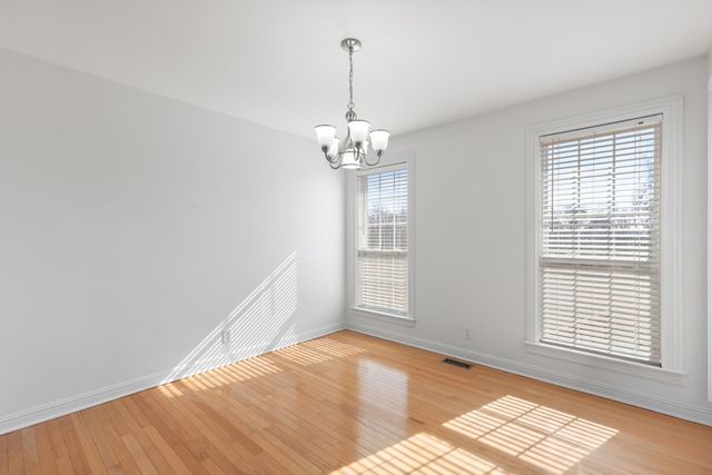 1014 Somerville Dr, Cottontown, TN 37048