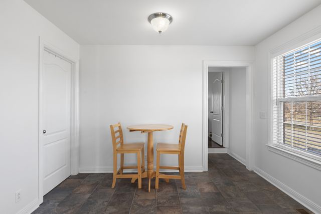 1014 Somerville Dr, Cottontown, TN 37048