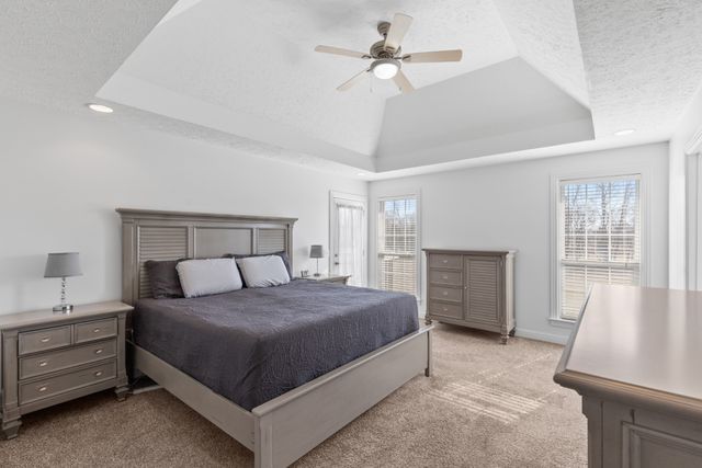 1014 Somerville Dr, Cottontown, TN 37048