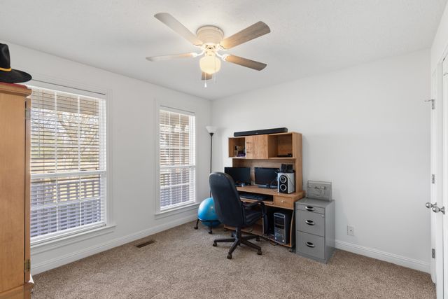 1014 Somerville Dr, Cottontown, TN 37048