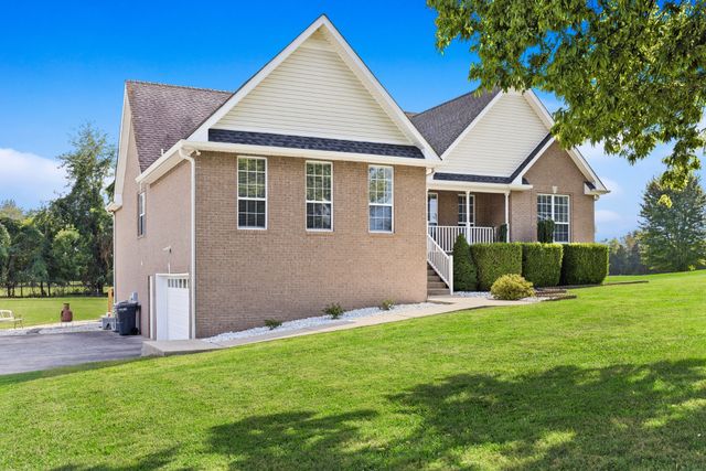 1014 Somerville Dr, Cottontown, TN 37048