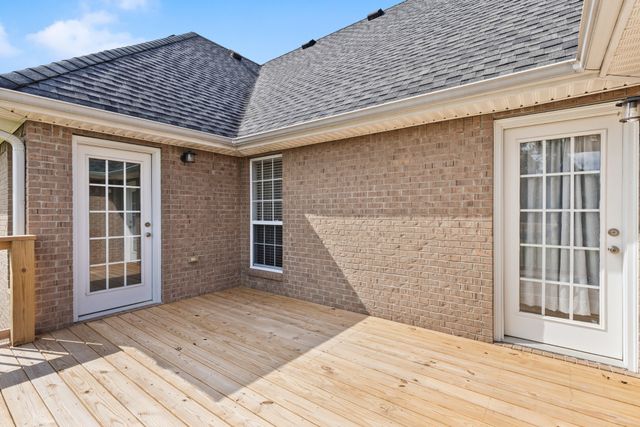 1014 Somerville Dr, Cottontown, TN 37048