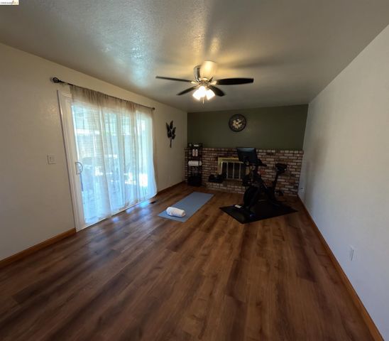 4397 Palo Verde Dr, Pittsburg, CA 94565