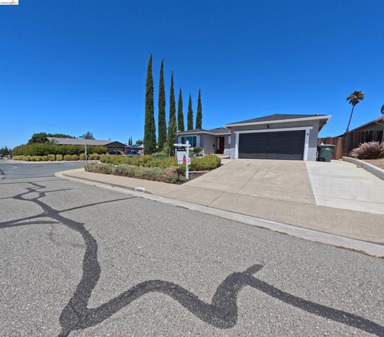 4397 Palo Verde Dr, Pittsburg, CA 94565